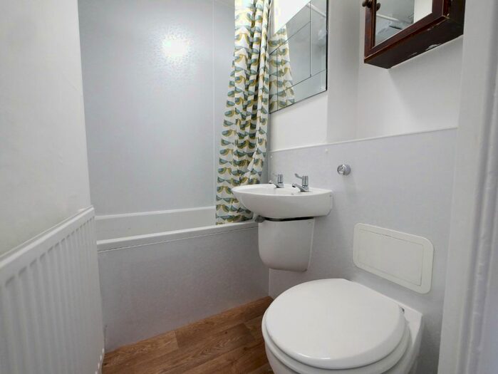 1 Bedroom Flat To Rent In Caledonian Crescent, Dalry, Edinburgh, EH11