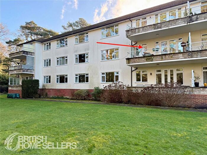2 Bedroom Apartment For Sale In Aldridge Road, Ferndown, Dorset, BH22
