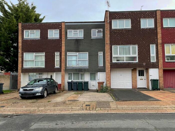 1 Bedroom Property To Rent In Crownfield Road, Ashford, TN23