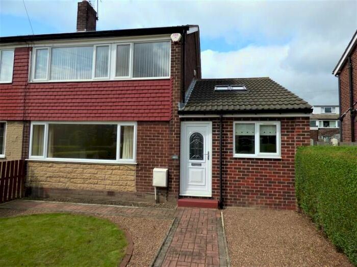 3 Bedroom Semi-Detached House To Rent In Leeds Road, Wakefield WF1