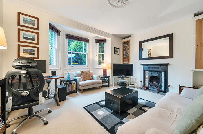 2 Bedroom Apartment For Sale In Station Road, New Barnet, Barnet, EN5