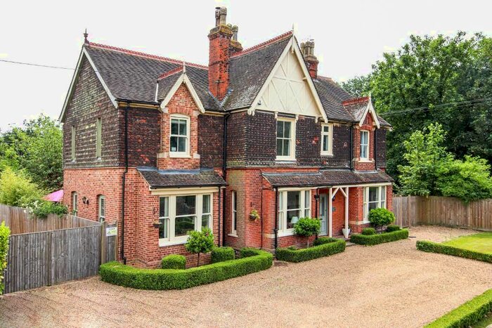 5 Bedroom Detached House For Sale In Maidstone Road, Marden, Kent, TN12