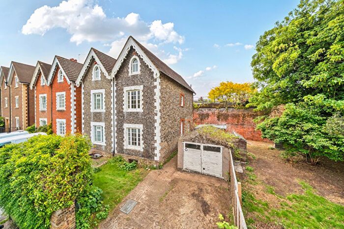 4 Bedroom Semi Detached House For Sale In Nightingale Road, Guildford, GU1