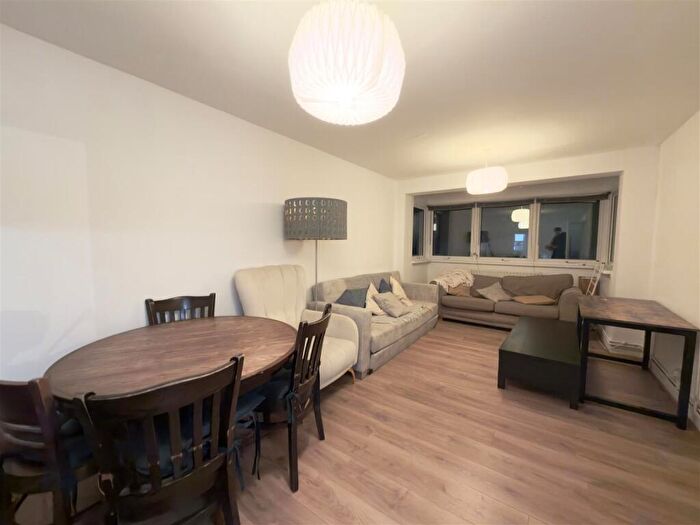 2 Bedroom Apartment To Rent In Mimosa, Avenue Road, N15