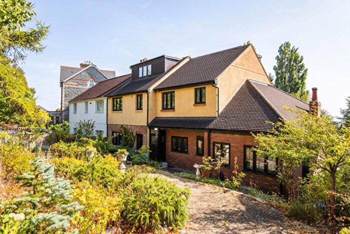 6 Bedroom Semi-Detached House For Sale In Church Place South, Penarth, CF64