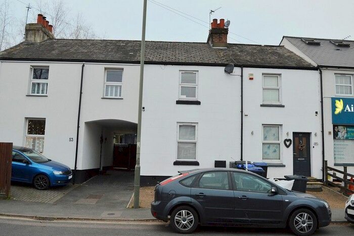 4 Bedroom End Of Terrace House To Rent In Kingston Road, Leatherhead, Surrey. KT22