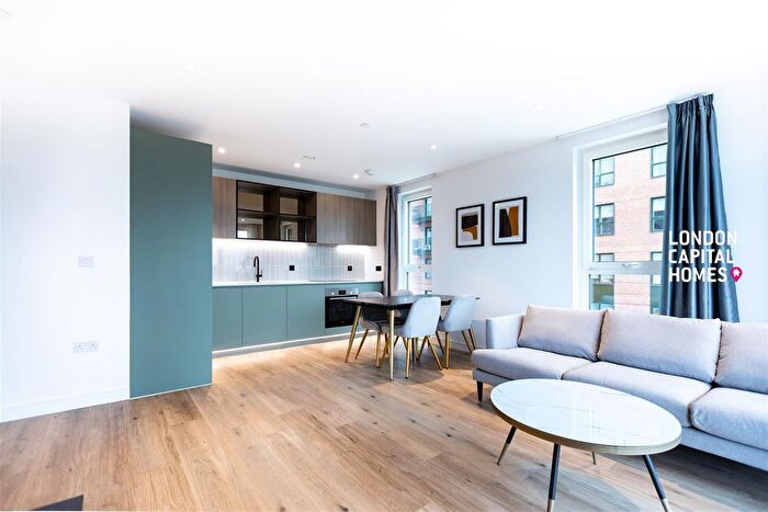 2 Bedroom Flat To Rent In Iris House, Cedrus Avenue, Southall, UB1