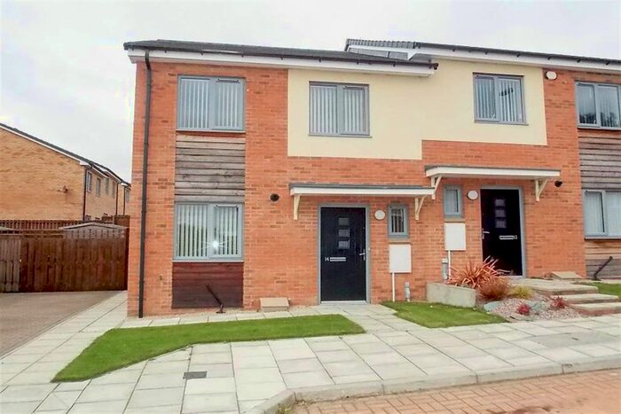 2 Bedroom Semi-Detached House For Sale In Coltspool, Gateshead, NE11