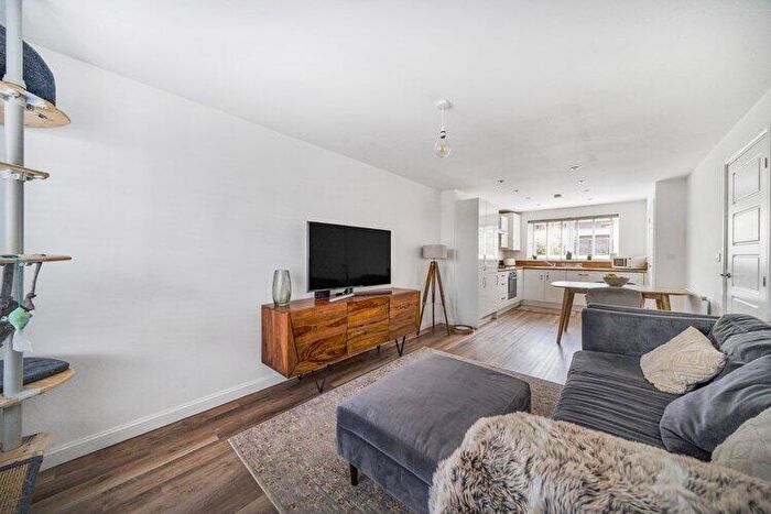 2 Bedroom Duplex For Sale In Hornbeam Close, Nottingham, Nottinghamshire, NG12