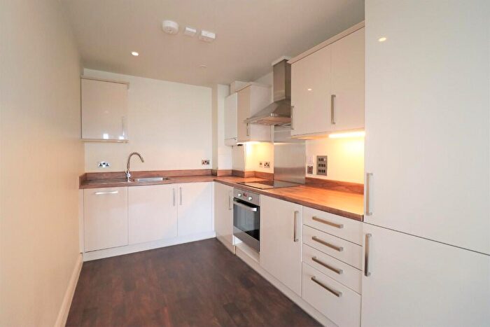 1 Bedroom Flat To Rent In Hersham Road, Walton-On-Thames, Surrey, KT12