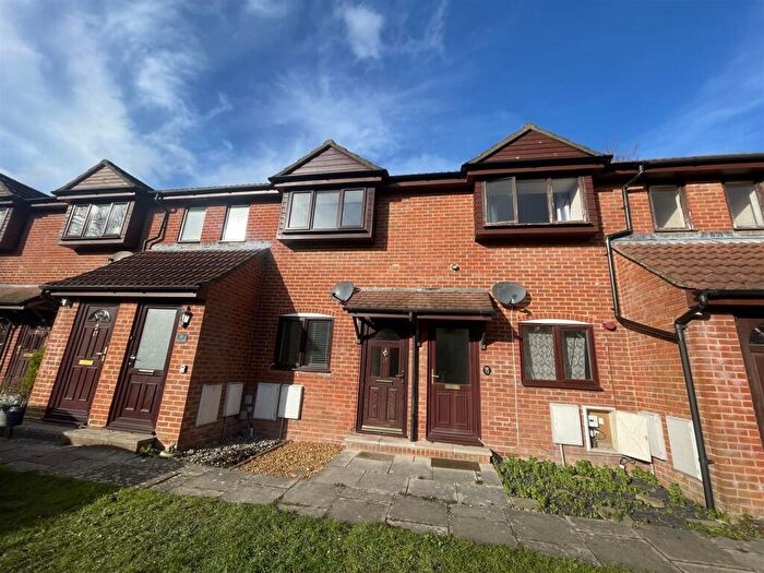 1 Bedroom Terraced House To Rent In Maplecroft, Salisbury, SP2