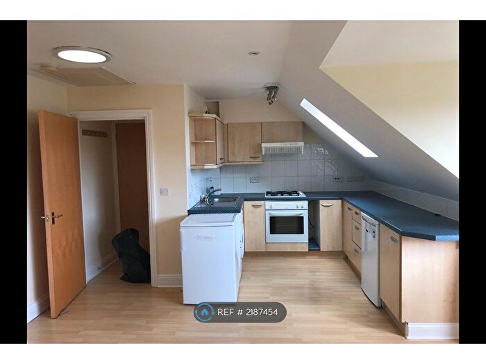 1 Bedroom Flat To Rent In Wychdell, Stevenage, SG2