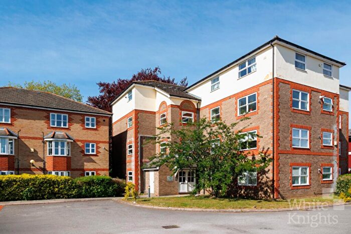 1 Bedroom Flat For Sale In Vanbrugh Court, London Road, Reading, Berkshire, RG1