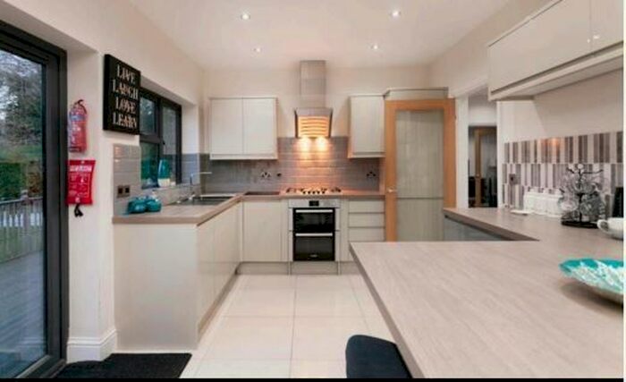 3 Bedroom Bungalow To Rent In Uppingham Road, Leicester, LE5