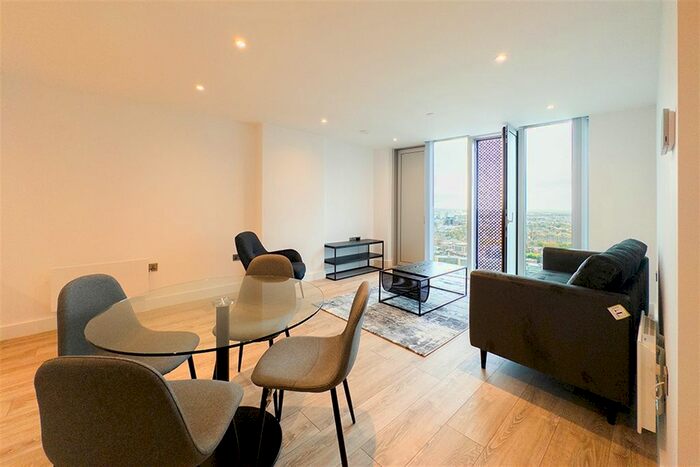 2 Bedroom Flat To Rent In Chester Road, Manchester, M15