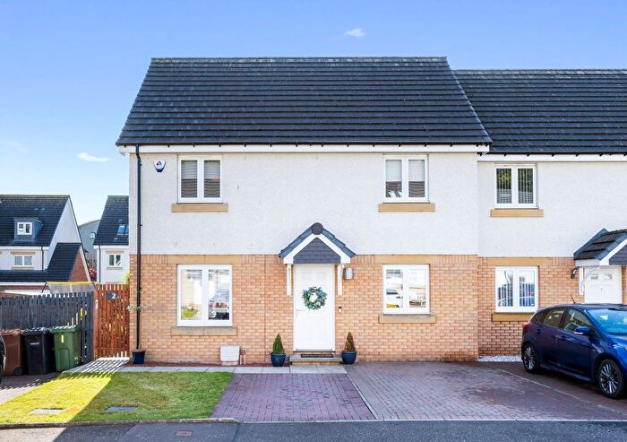 3 Bedroom Semi-detached House For Sale In Masson Close, Kirkliston, EH29
