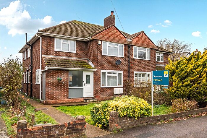 2 Bedroom Maisonette For Sale In West Molesey, KT8