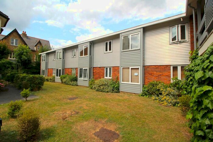 1 Bedroom Apartment To Rent In Cross Lanes, Guildford, GU1