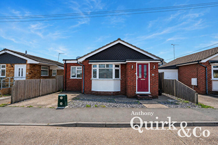 2 Bedroom Bungalow For Sale In Letzen Road, Canvey Island, SS8