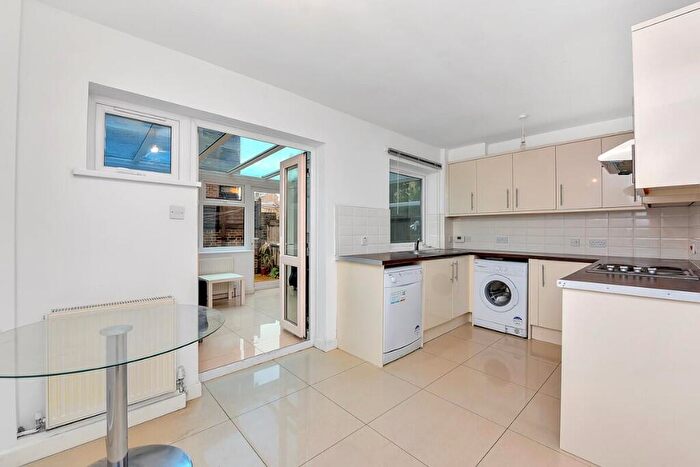 5 Bedroom Semi-Detached House To Rent In Ironmongers Place, Canary Wharf, London, E14