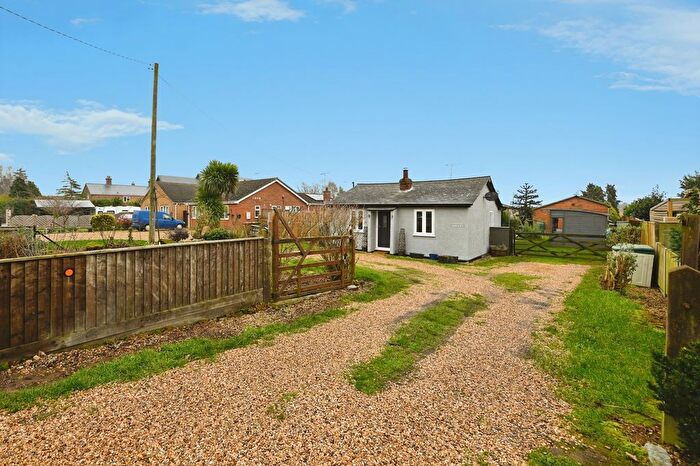 2 Bedroom Bungalow For Sale In The Drove, Barroway Drove, Downham Market, Norfolk, PE38