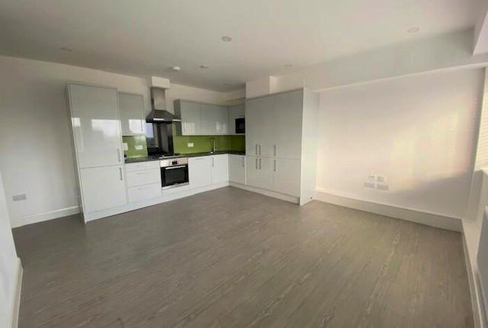 2 Bedroom Flat To Rent In Goodrich Mews, Dudley, DY3
