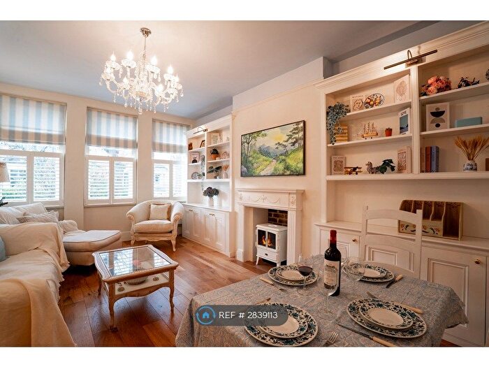 2 Bedroom Flat To Rent In Bective Road, London, SW15