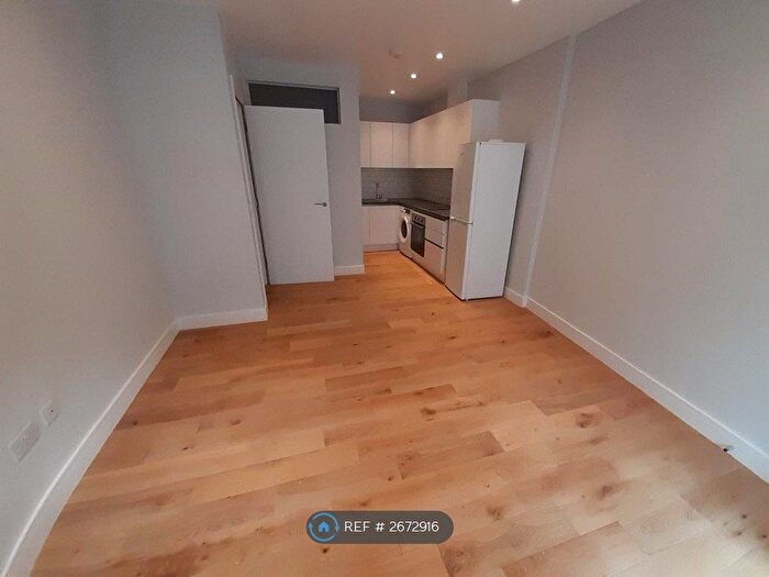 1 Bedroom Flat To Rent In Down Place, London, W6