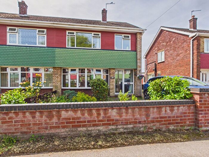 3 Bedroom Semi-Detached House For Sale In Eton Drive, Scunthorpe, DN17