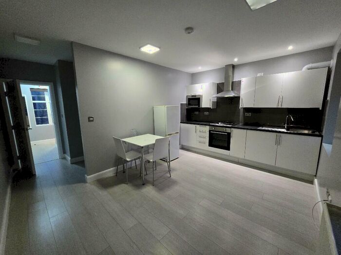 1 Bedroom Flat To Rent In Harpenden Road, London, SE27