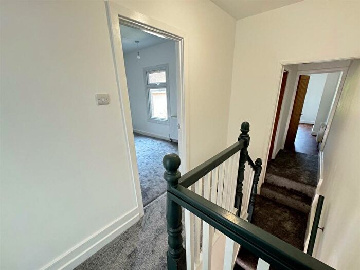 1 Bedroom Flat For Sale In Eastwood Road, Rayleigh, SS6