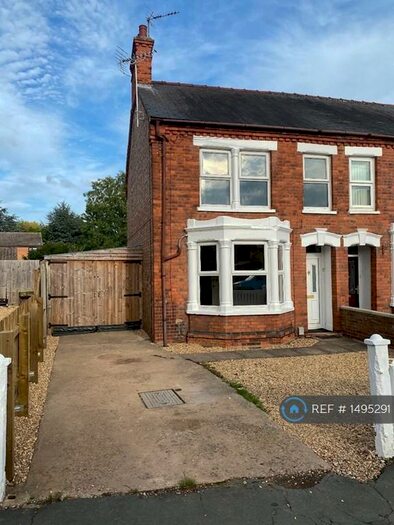 3 Bedroom Semi-Detached House To Rent In Ramnoth Road, Wisbech, PE13