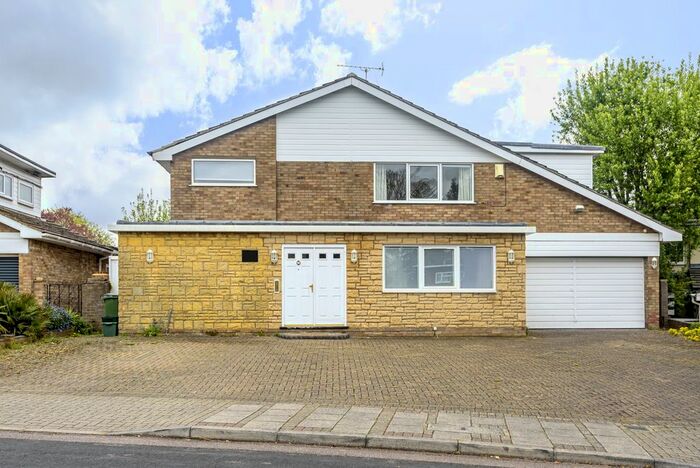5 Bedroom Detached House To Rent In The Spinneys, Bickley, Bromley, BR1