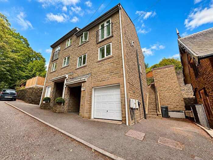 3 Bedroom Semi-Detached House For Sale In Brockwell Lane, Sowerby Bridge, HX6