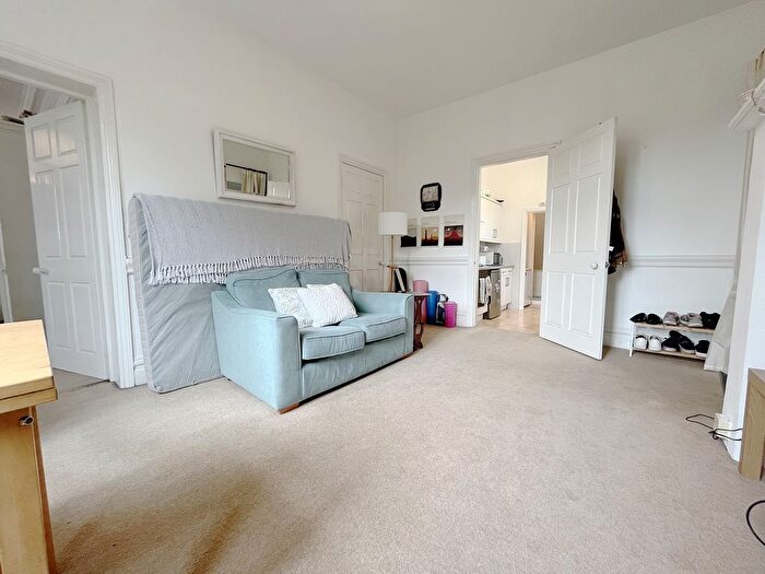 1 Bedroom Flat To Rent In Boileau Road, London, W5