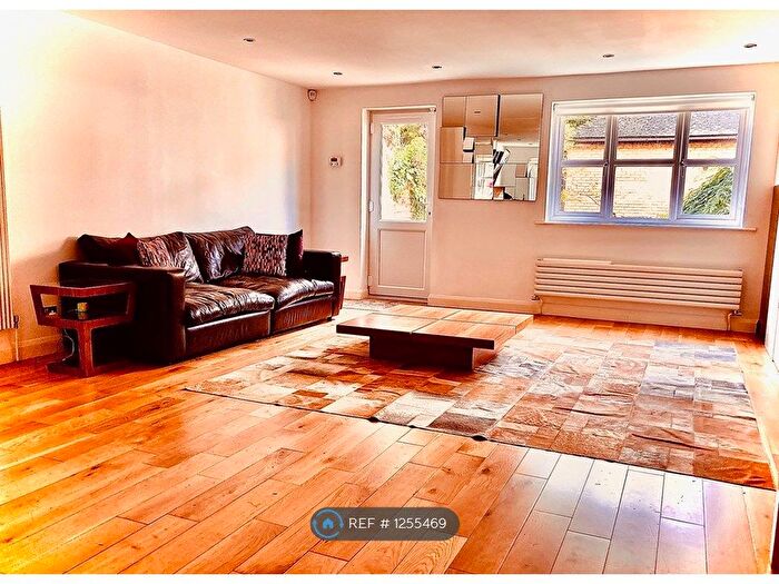 3 Bedroom Semi-Detached House To Rent In Plough Way, London, SE16