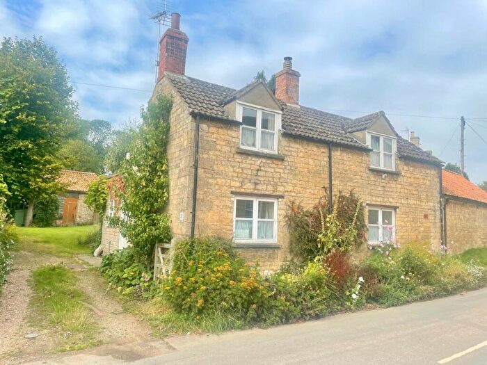 3 Bedroom Cottage For Sale In Glen Road, Castle Bytham, Grantham, NG33