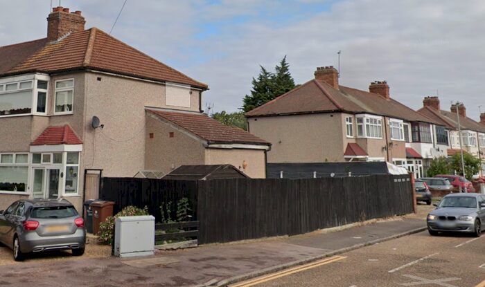 1 Bedroom Flat To Rent In Albert Road, Dagenham, RM8