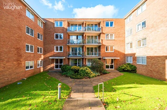 2 Bedroom Flat For Sale In Eaton Gardens, Hove, East Sussex, BN3