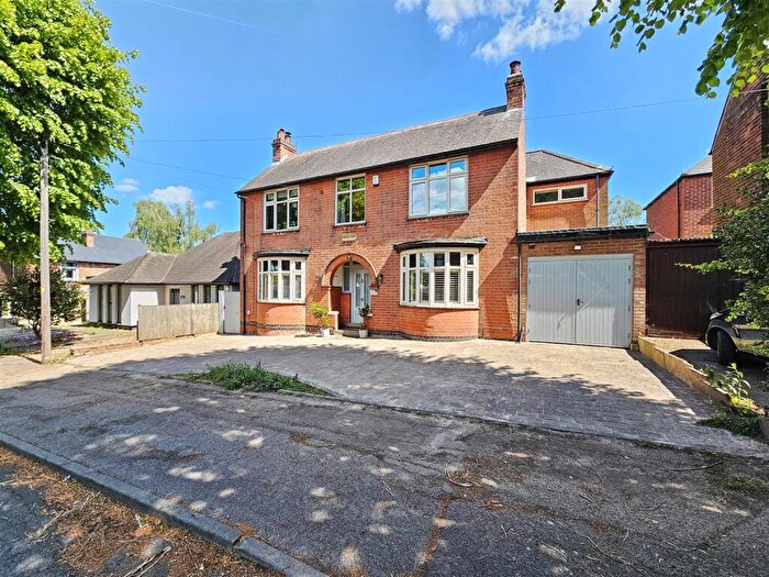 4 Bedroom Detached House For Sale In Doveridge Avenue, Carlton, Nottingham, NG4