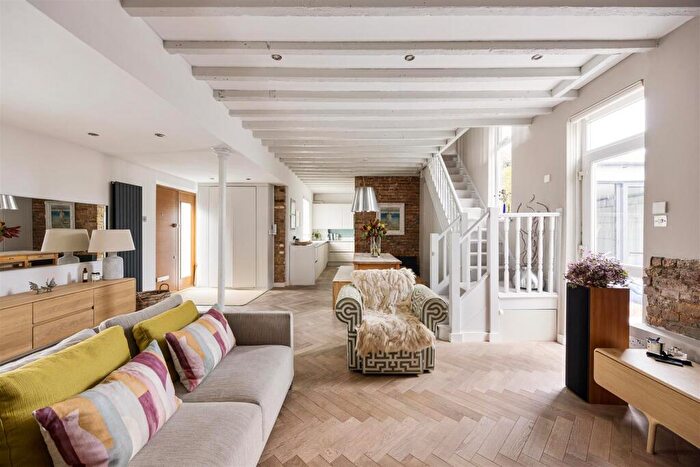 3 Bedroom House For Sale In Tylney Road, Forest Gate, E7