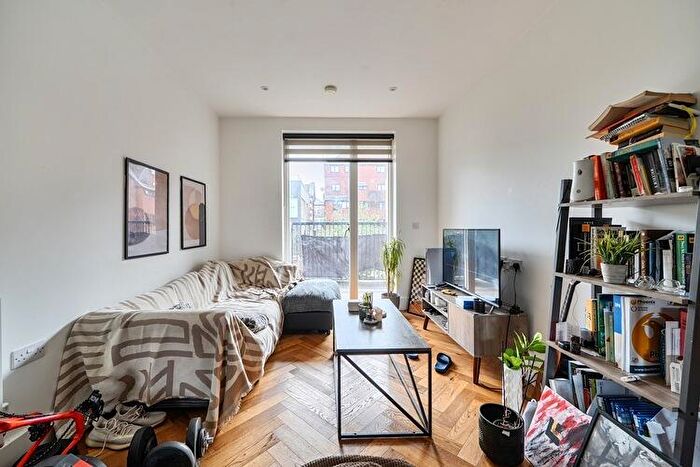1 Bedroom Flat For Sale In Flora Court, Croydon, London, CR7
