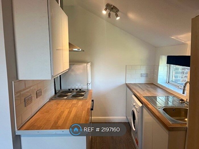 Studio To Rent In Alexandra Road, Sale, M33