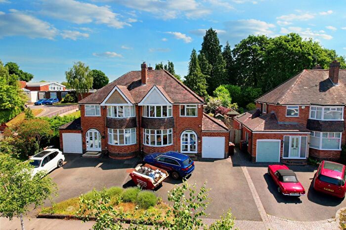 3 Bedroom Semi-Detached House To Rent In Greswolde Road, Solihull, B91