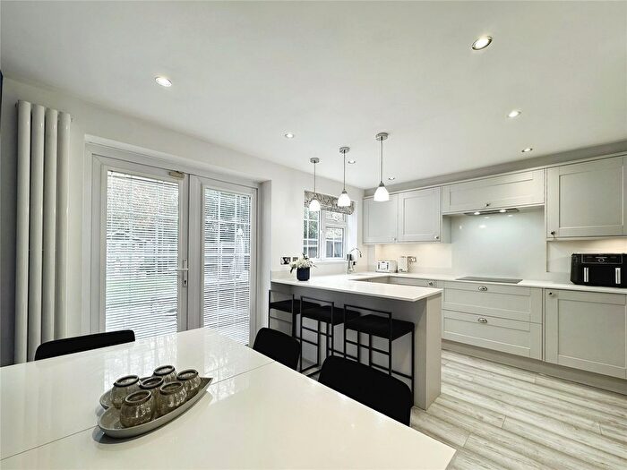 3 Bedroom End Of Terrace House For Sale In Farcrosse Close, Sandhurst, Berkshire, GU47