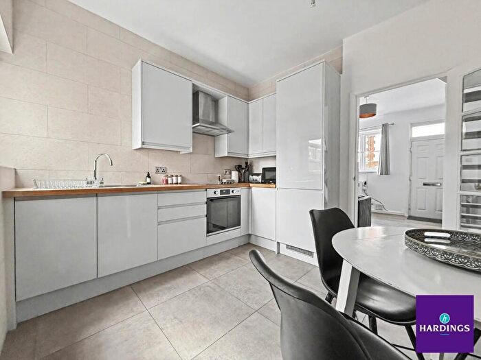 2 Bedroom House To Rent In Vansittart Road, Windsor, SL4