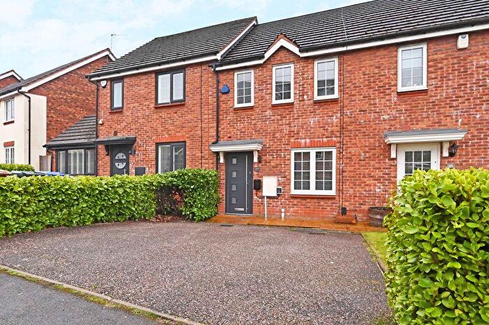 3 Bedroom Town House For Sale In Woodpecker Drive, Packmoor, Stoke-On-Trent, ST7