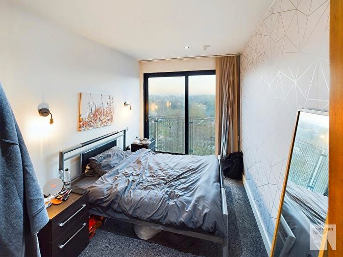 2 Bedroom Apartment To Rent In Advent House, M4