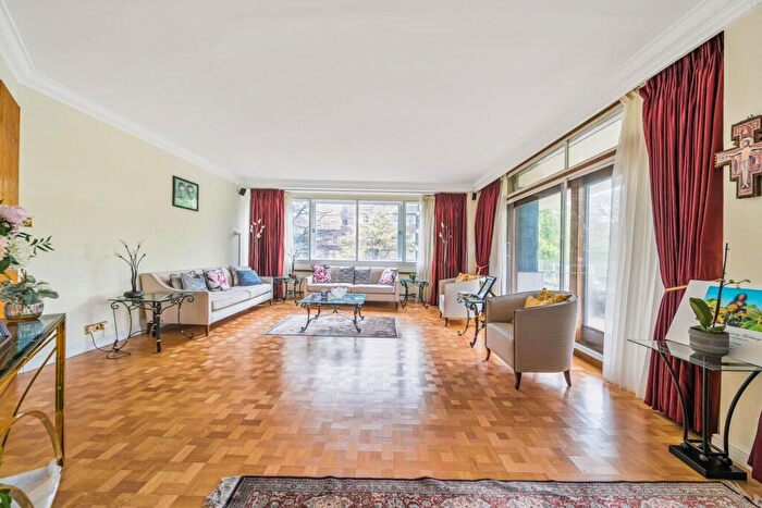 4 Bedroom Flat For Sale In Prince Albert Road, St Johns Wood, London, NW8