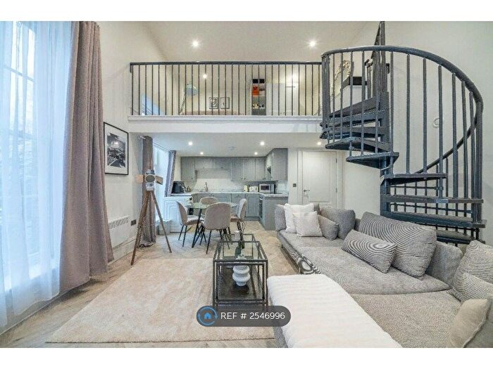 2 Bedroom Flat To Rent In Mansion House, Leeds, LS12